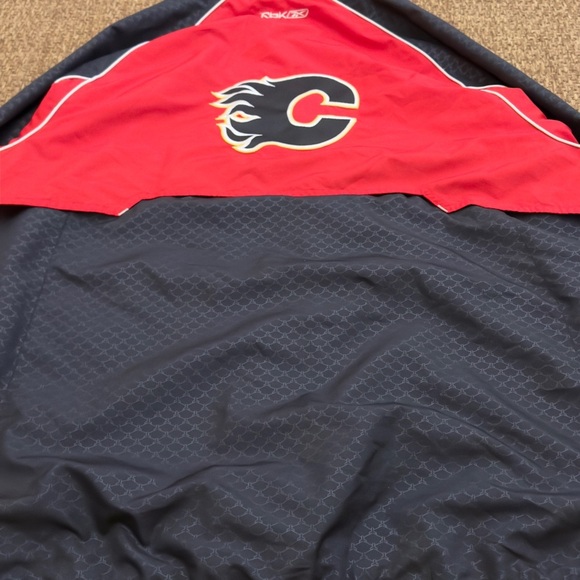 Vintage Calgary Flames NHL Reebok Era 1/4 Zip Pullover Jacket - Picture 5 of 15